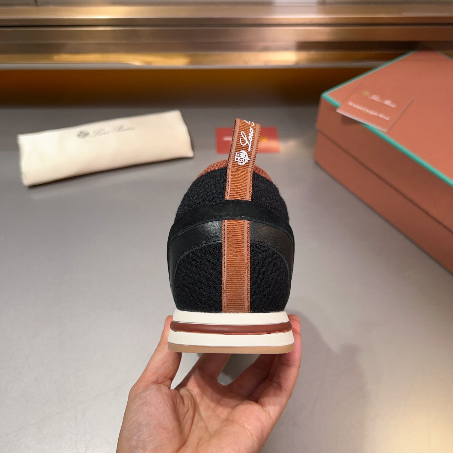 ロロ・ピアーナ靴Loro Piana 2024新作 ジョギングシューズ