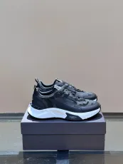 ヴァレンティノ靴VALENTINO 2024新作 カジュアルスニーカー