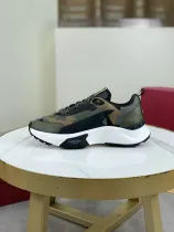 ヴァレンティノ靴VALENTINO 2024新作 スニーカー