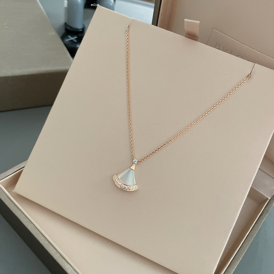 ブルガリネックレス BVLGARI 2024新作 ネックレス