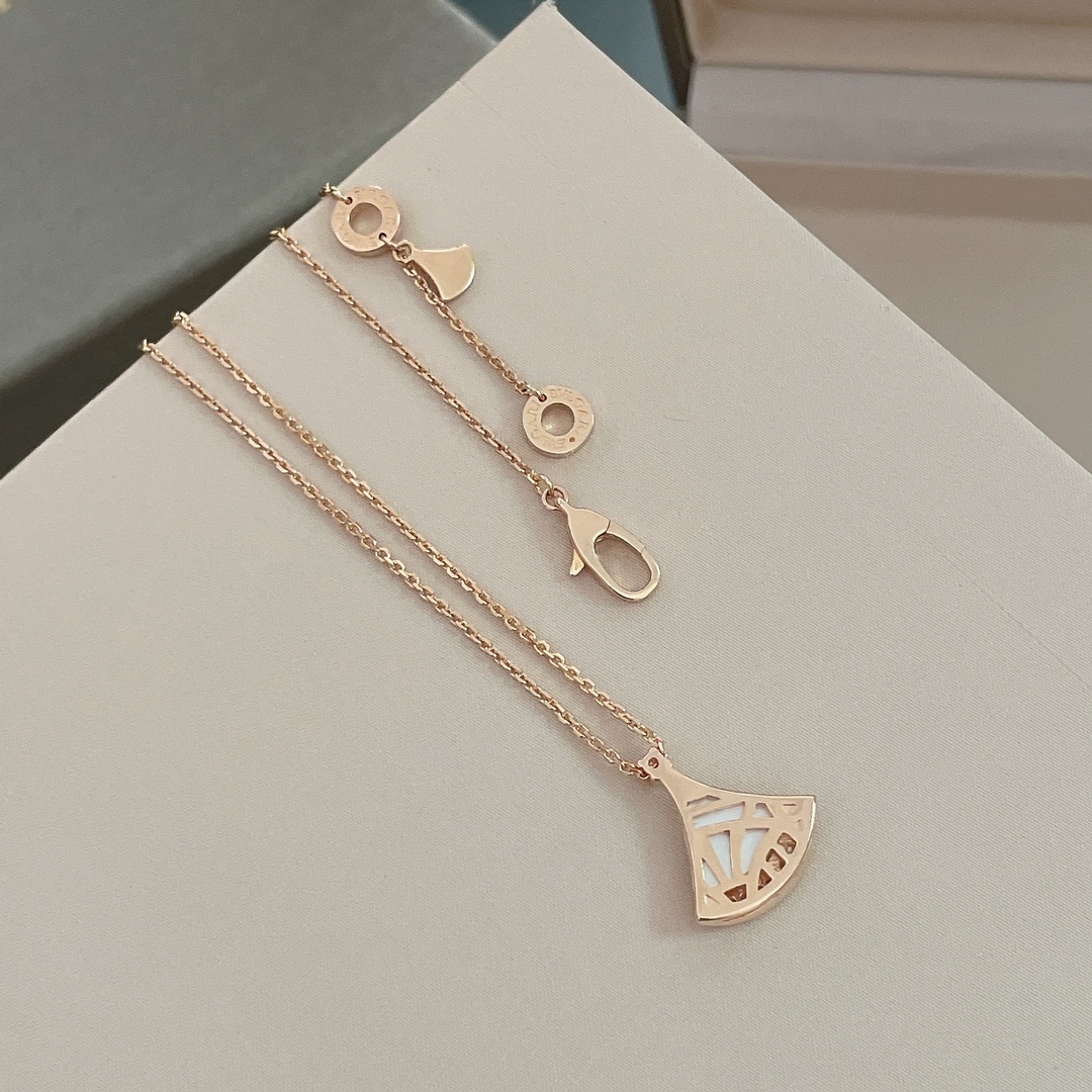 ブルガリネックレス BVLGARI 2024新作 ネックレス