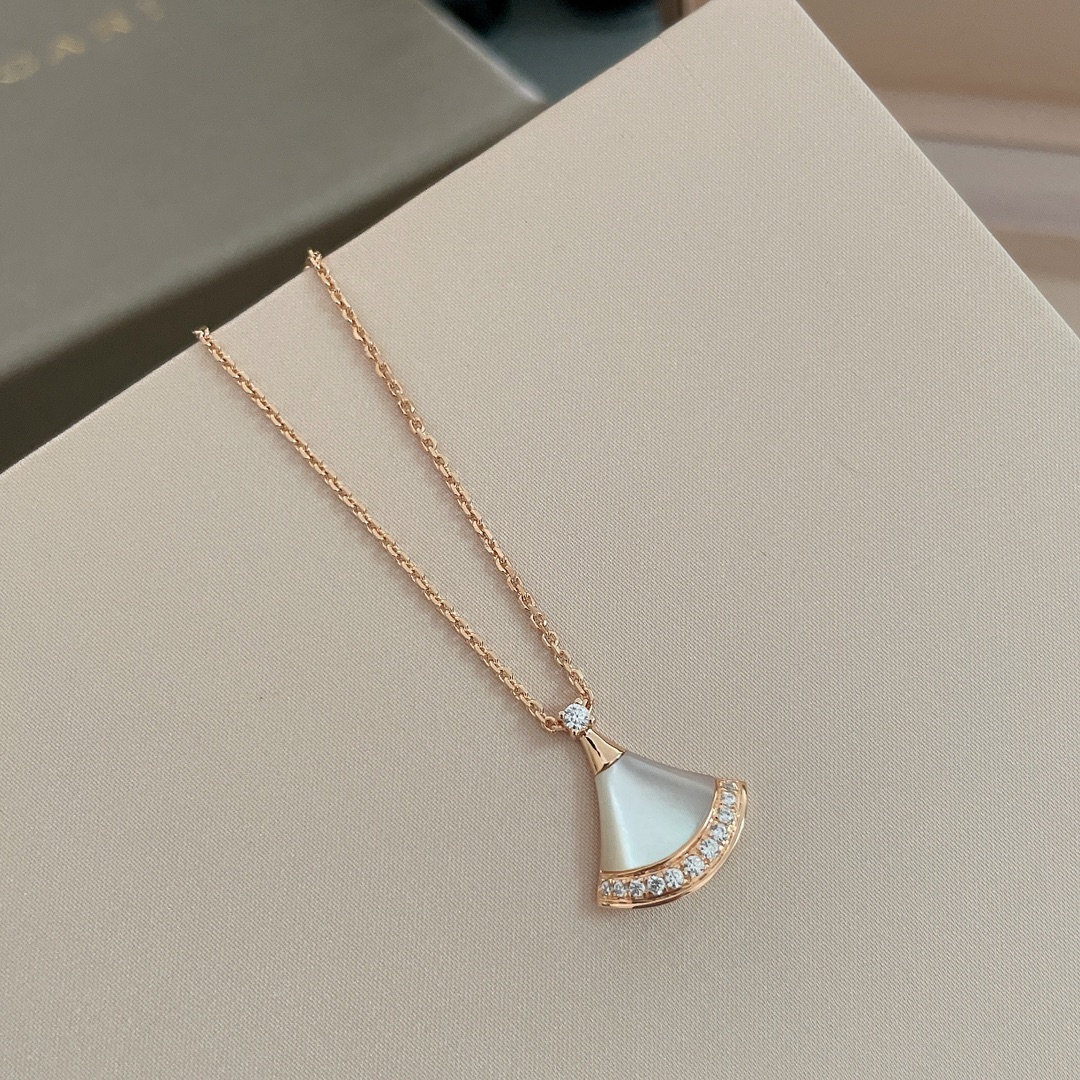 ブルガリネックレス BVLGARI 2024新作 ネックレス