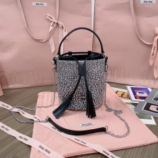 ミュウミュウバッグ Miu Miu 2024新作 高品質 ダイヤモンド バケット バッグ 5BE085