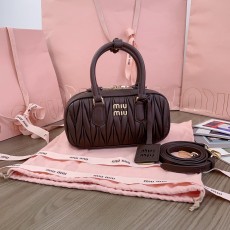 ミュウミュウバッグ Miu Miu 2024新作 高品質 ボウリングバッグ 5BP88