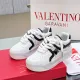 ヴァレンティノ靴 VALENTINO  2024新作 シープスキン ロートップ スニーカー