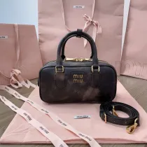 ミュウミュウバッグ Miu Miu 2024新作 高品質 ボウリングバッグ 5BB142