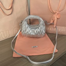 ミュウミュウバッグ Miu Miu 2024新作 高品質 ワンダーバッグ 5BP078