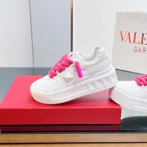 ヴァレンティノ靴 VALENTINO  2024新作 シープスキン ロートップ スニーカー