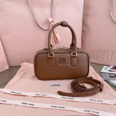 ミュウミュウバッグ Miu Miu 2024新作 高品質 ミニボウリングバッグ 5BP088