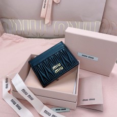 ミュウミュウバッグ Miu Miu 2024新作 高品質 カードホルダー 5MC076