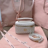 ミュウミュウバッグ Miu Miu 2024新作 高品質 化粧ポーチ ハンドバッグ 5BH226