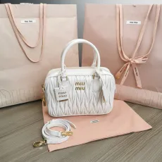 ミュウミュウバッグ Miu Miu 2024新作 高品質 ボウリングハンドバッグ Miu 5BB124