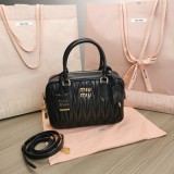 ミュウミュウバッグ Miu Miu 2024新作 高品質 ボウリングハンドバッグ Miu 5BB124
