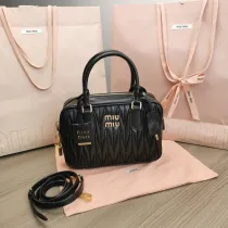 ミュウミュウバッグ Miu Miu 2024新作 高品質 ボウリングハンドバッグ Miu 5BB124