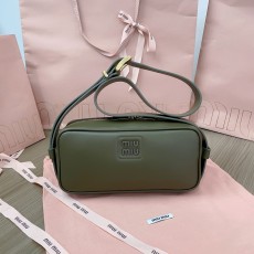 ミュウミュウバッグ Miu Miu 2024新作 高品質 バックパック 5BC158