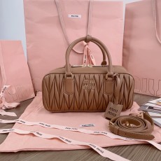 ミュウミュウバッグ Miu Miu 2024新作 高品質 ボウリングバッグ 5BB148