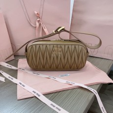 ミュウミュウバッグ Miu Miu 2024新作 高品質 バックパック 5BC158