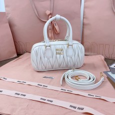 ミュウミュウバッグ Miu Miu 2024新作 高品質 ボウリングバッグ 5BP88