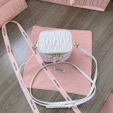 ミュウミュウバッグ Miu Miu 2024新作 高品質 化粧ポーチ 5NR018