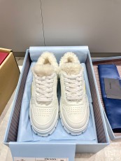 プラダ靴 PRADA  2024新作 ラムウールスニーカー