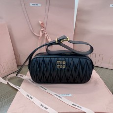 ミュウミュウバッグ Miu Miu 2024新作 高品質 バックパック 5BC158