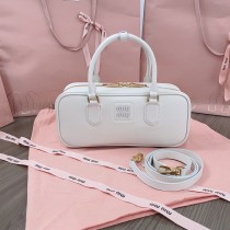 ミュウミュウバッグ Miu Miu 2024新作 高品質 ボウリングバッグ 5BB148 ミュウミュウバッグ Miu Miu 2024新作 高品質 ボウリングバッグ 5BB148