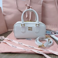 ミュウミュウバッグ Miu Miu 2024新作 高品質 ボウリングバッグ 5BB142
