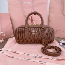 ミュウミュウバッグ Miu Miu 2024新作 高品質 ボウリングバッグ 5BB148