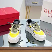 ヴァレンティノ靴 VALENTINO  2024新作 シープスキン ロートップ スニーカー