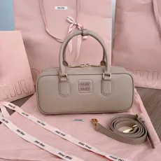 ミュウミュウバッグ Miu Miu 2024新作 高品質 ボウリングバッグ 5BB148