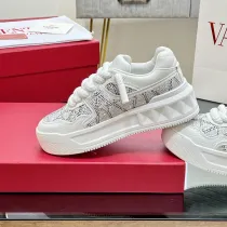 ヴァレンティノ靴 VALENTINO  2024新作 シープスキン ロートップ スニーカー