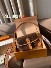 ルイヴィトンバッグ LOUIS VUITTON 2024新作 バゲットバッグ