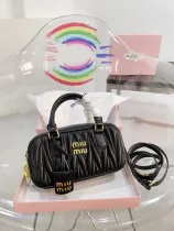 ミュウミュウバッグ Miu Miu 2024新作 クロスボディバッグ