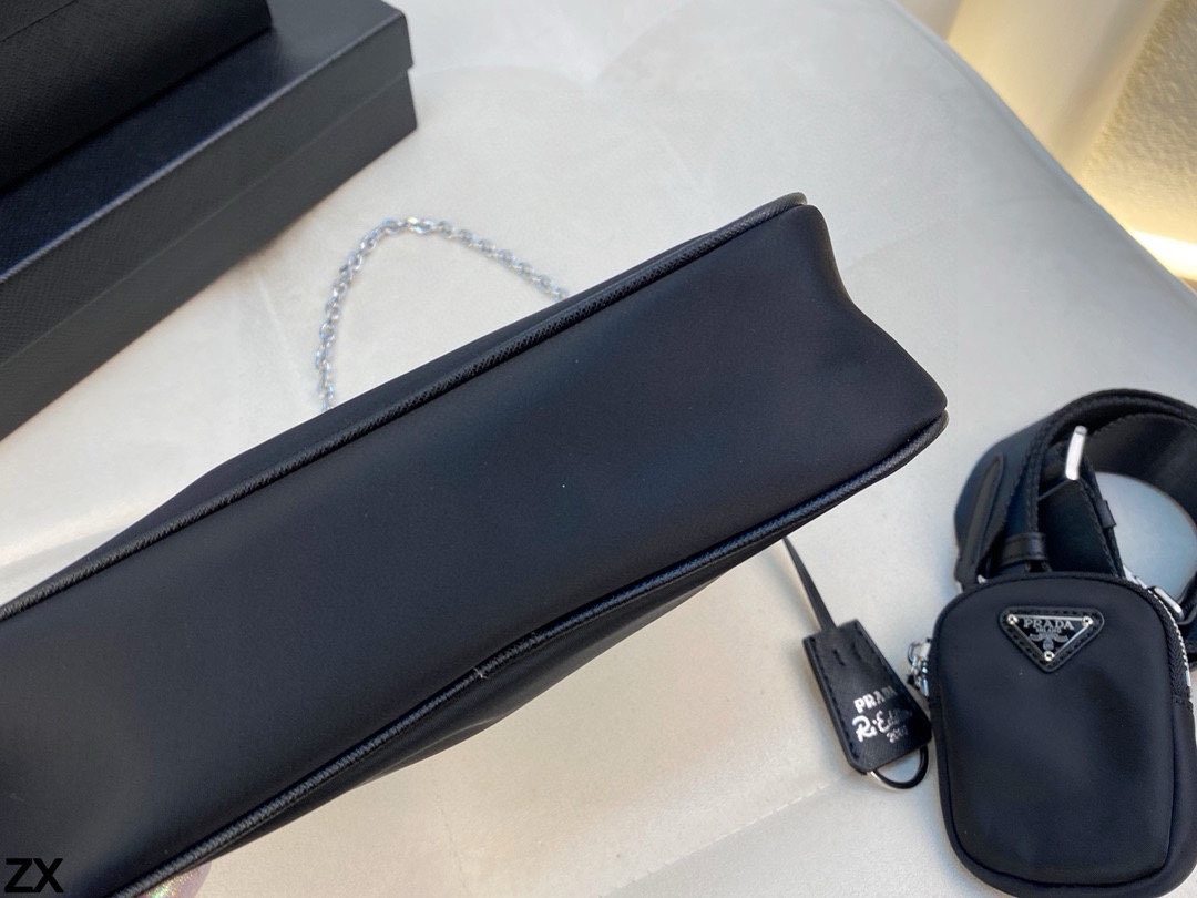 プラダバッグ PRADA 2024新作 ホーボーバッグ