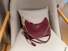 プラダバッグ PRADA 2024新作 脇の下のバッグ