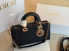 ディオールバッグ DIOR 2024新作 ダイアナ妃のバッグ
