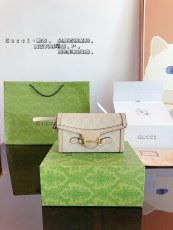 グッチバッグ GUCCI 2024新作 クロスボディバッグ