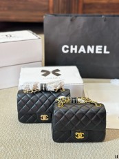 シャネルバッグ CHANEL 2024新作 四角い小さなバッグ