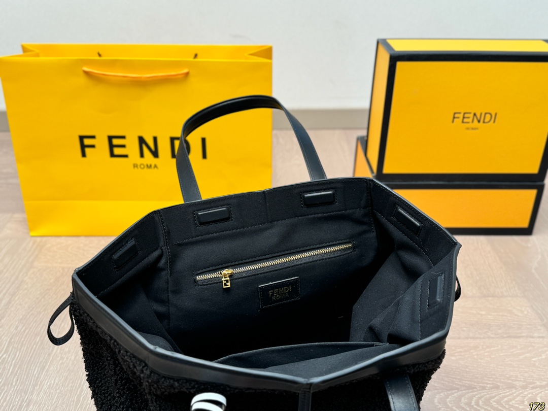 フェンディバッグ FENDI 2024新作 トートバッグ