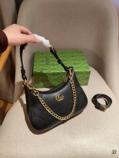 グッチバッグ GUCCI 2024新作 三日月型バッグ