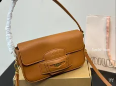 ミュウミュウバッグ Miu Miu 2024新作 脇の下のバッグ