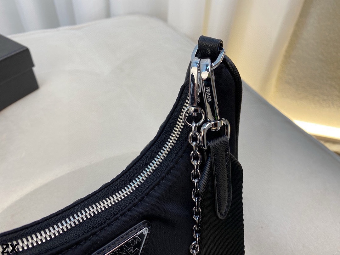 プラダバッグ PRADA 2024新作 ホーボーバッグ