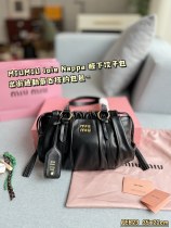 ミュウミュウバッグ Miu Miu 2024新作 ハンドバッグ ミュウミュウバッグ Miu Miu 2024新作 ハンドバッグ