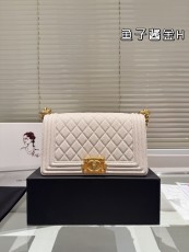 シャネルバッグ CHANEL 2024新作 リーボーイバッグ
