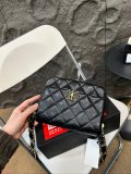 シャネルバッグ CHANEL 2024新作 四角い小さなバッグ