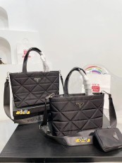 プラダバッグ PRADA 2024新作 トートバッグ