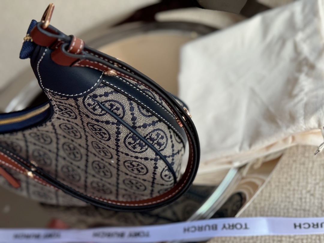 トリーバーチバッグ TORY BURCH 2024新作 脇の下のバッグ