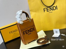 フェンディバッグ FENDI 2024新作 ハンドバッグ