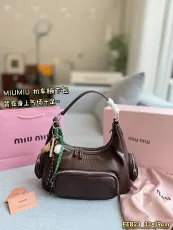 ミュウミュウバッグ Miu Miu 2024新作 脇の下のバッグ