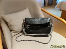 シャネルバッグ CHANEL 2024新作 脇の下のバッグ